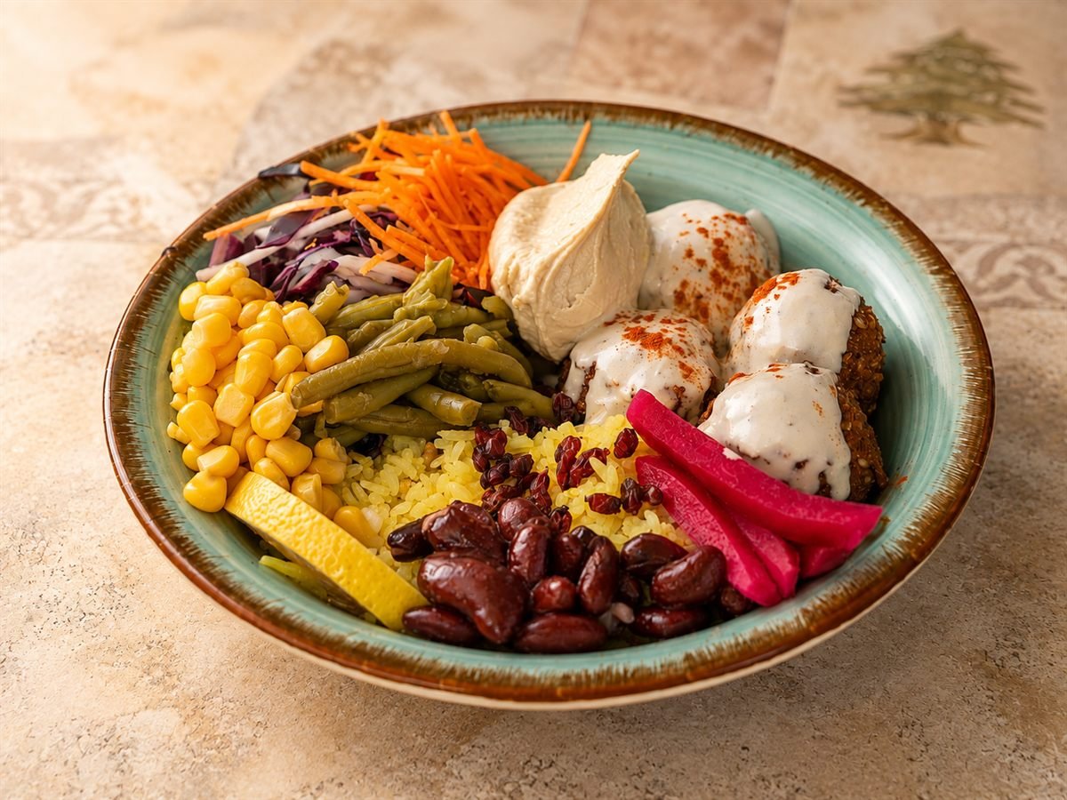 Vegan Bowl mit Falafel